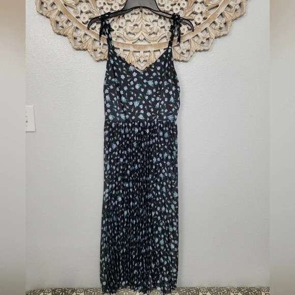 Betsey Johnson Satin Pleated Floral Printed Midi Dress - Picture 5 of 13